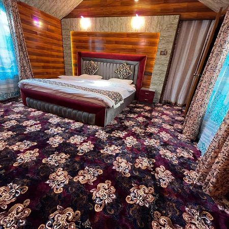 The Heritage Safina Group Of Houseboats Hotel Srīnagar Esterno foto