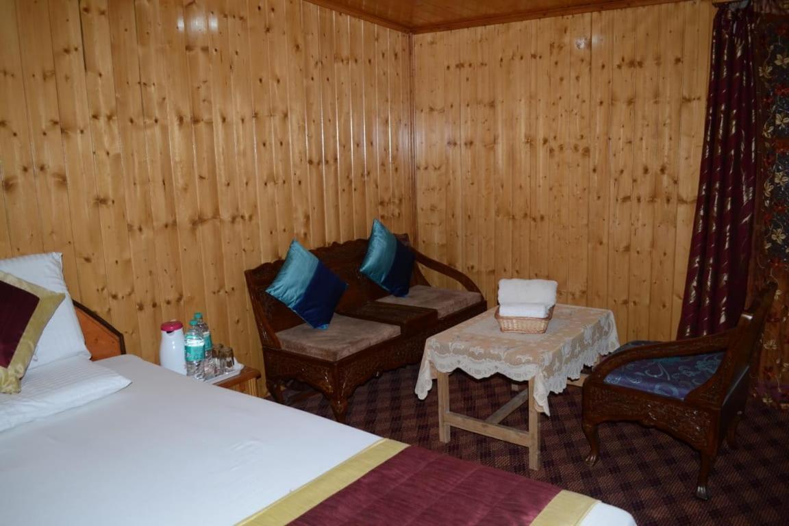 The Heritage Safina Group Of Houseboats Hotel Srīnagar Esterno foto