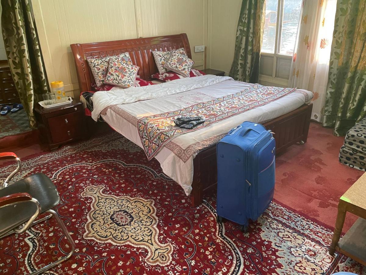 The Heritage Safina Group Of Houseboats Hotel Srīnagar Esterno foto
