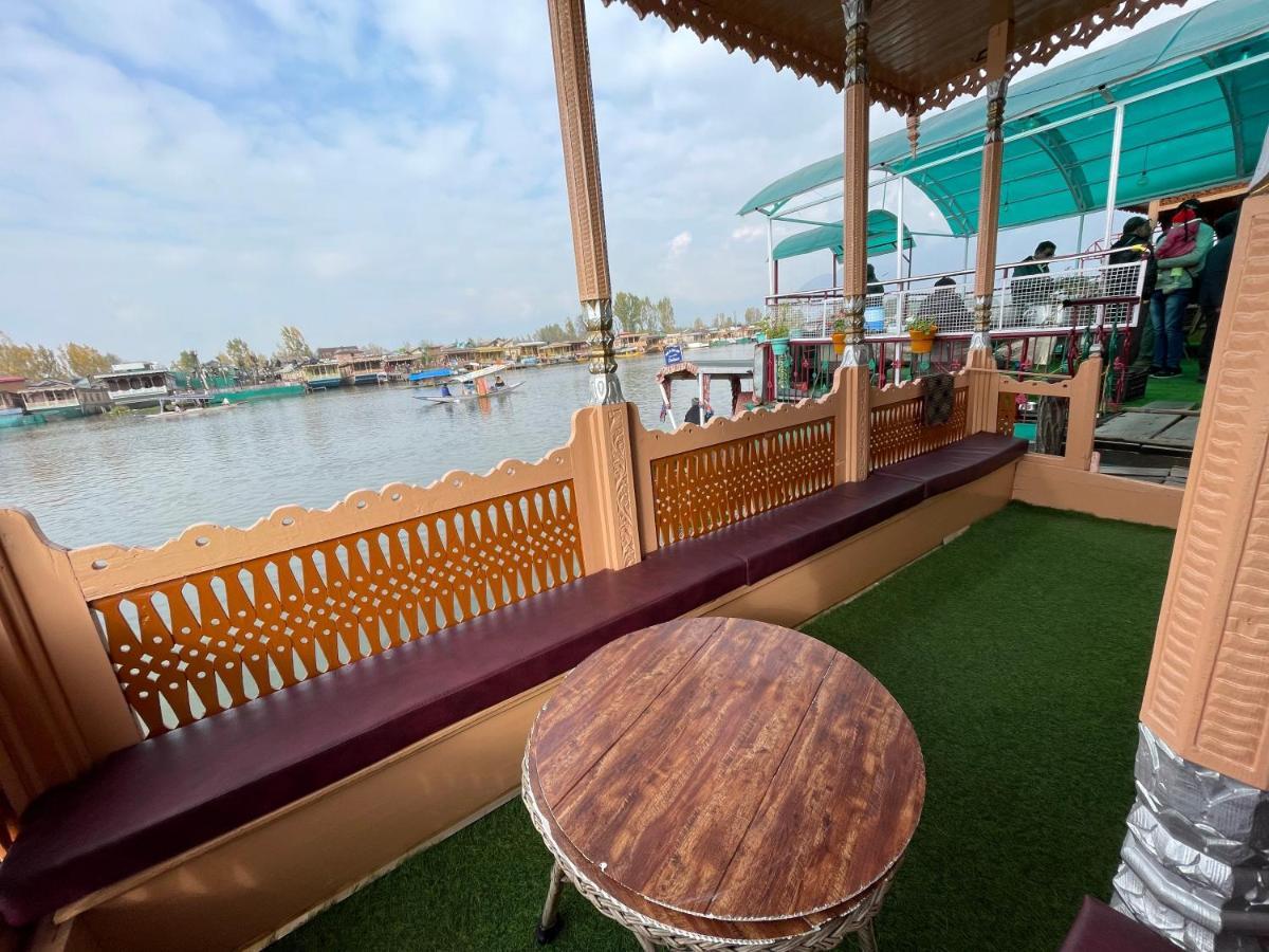 The Heritage Safina Group Of Houseboats Hotel Srīnagar Esterno foto