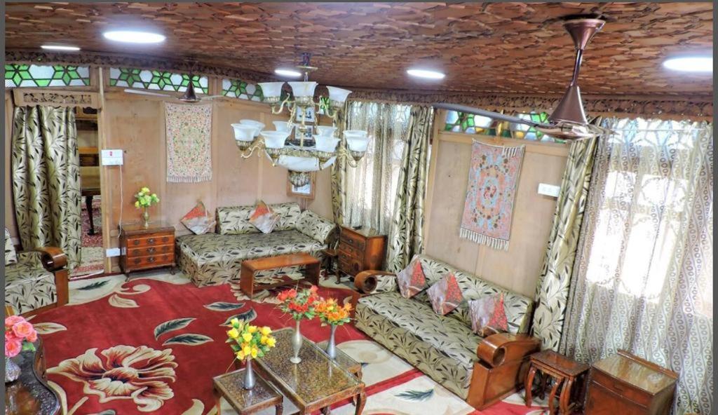 The Heritage Safina Group Of Houseboats Hotel Srīnagar Esterno foto