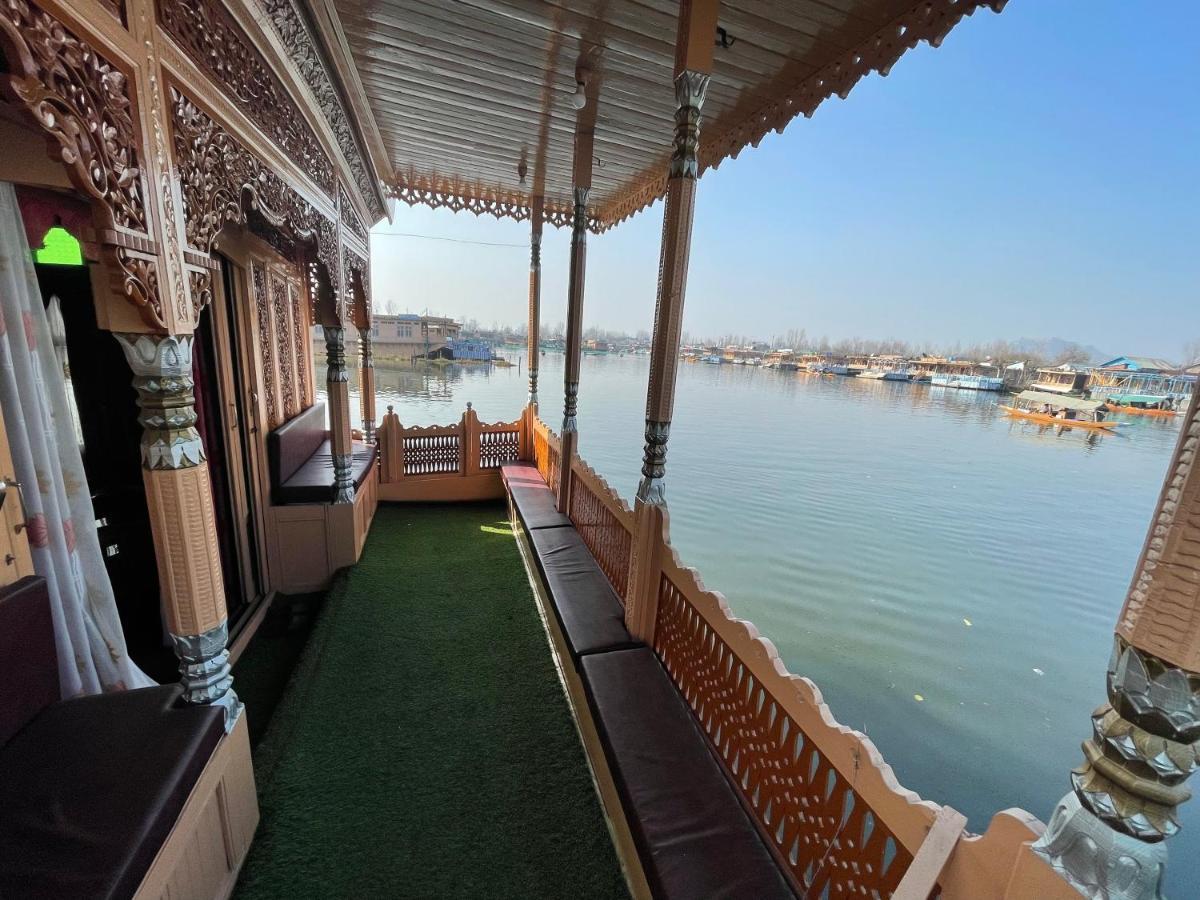 The Heritage Safina Group Of Houseboats Hotel Srīnagar Esterno foto