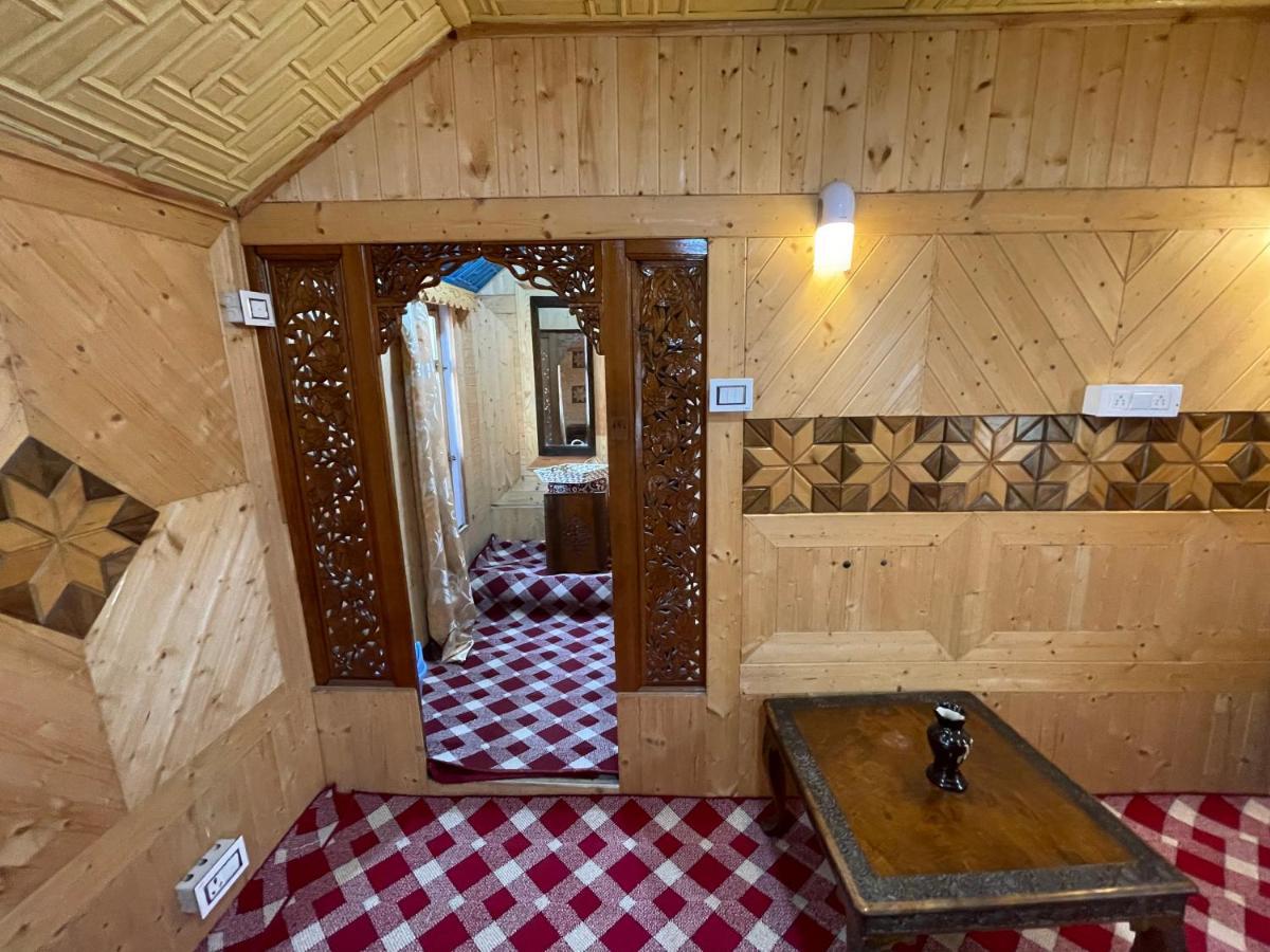 The Heritage Safina Group Of Houseboats Hotel Srīnagar Esterno foto