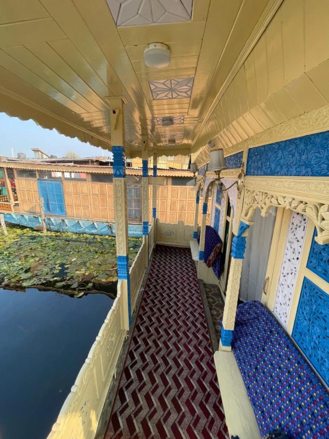 The Heritage Safina Group Of Houseboats Hotel Srīnagar Esterno foto