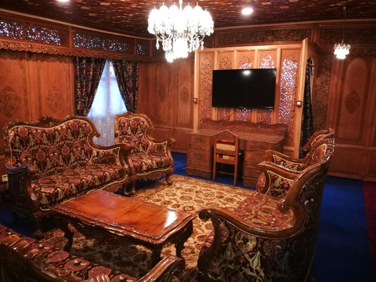 The Heritage Safina Group Of Houseboats Hotel Srīnagar Esterno foto