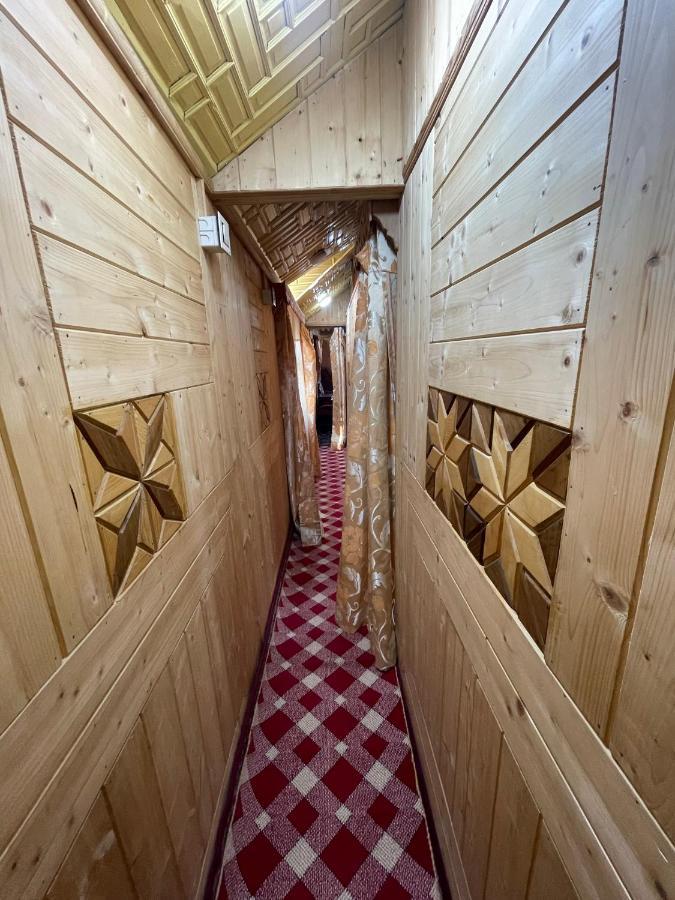 The Heritage Safina Group Of Houseboats Hotel Srīnagar Esterno foto